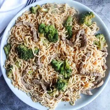 instant pot beef and broccoli noodles in a dish
