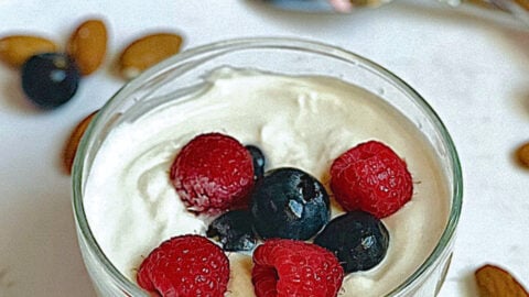 How to Make Greek Yogurt in a Slow Cooker: Easy & Creamy Guide