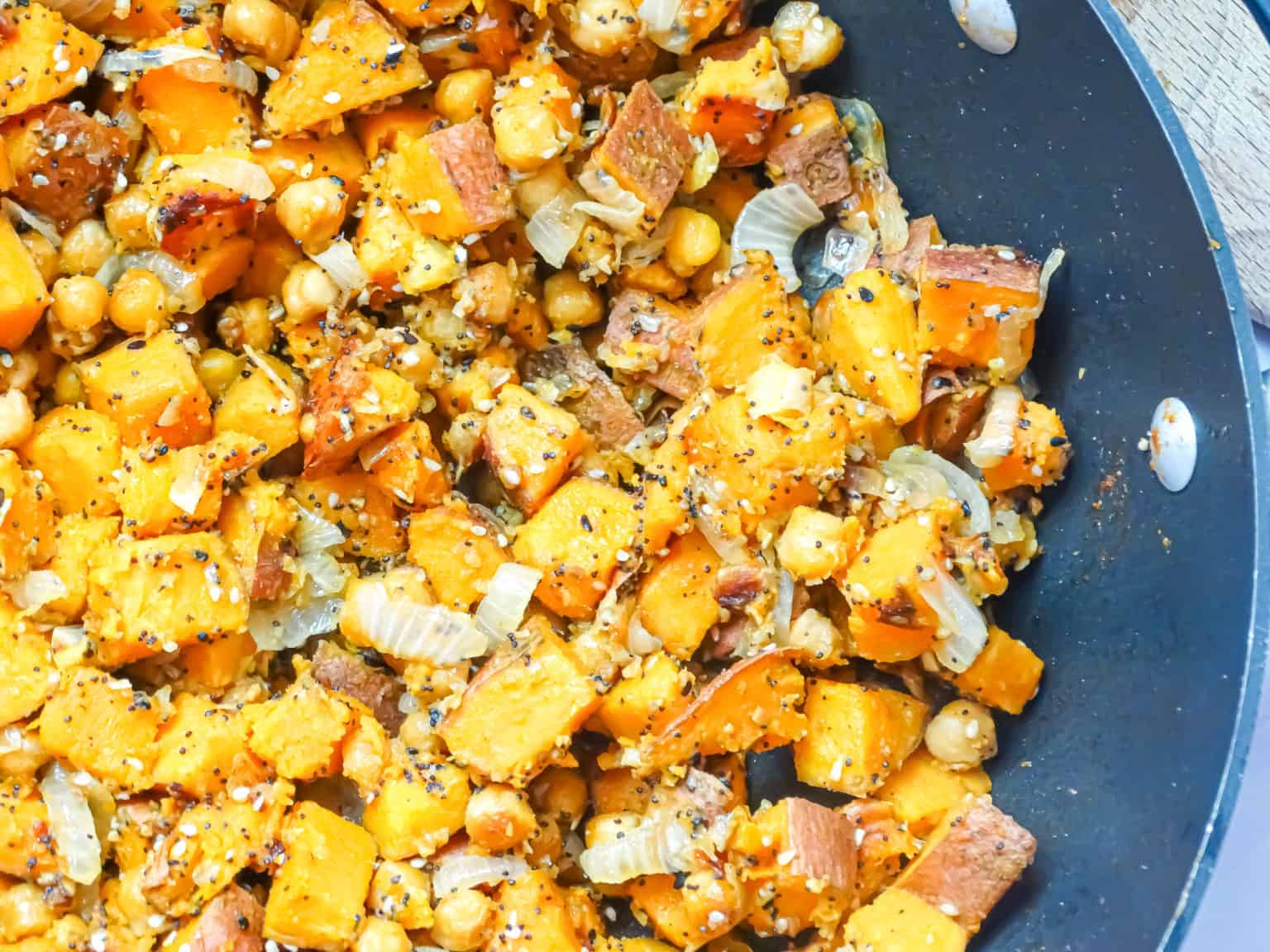 Sweet Potato Chickpea Hash with Avocado and Egg – Tasty Oven