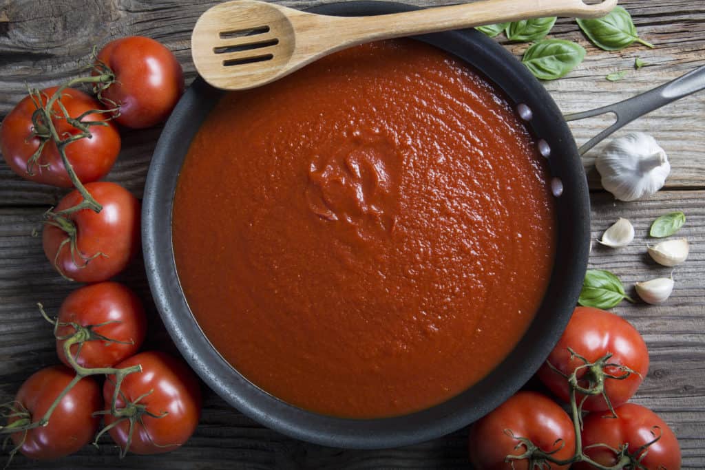 tomato sauce and ingredients 