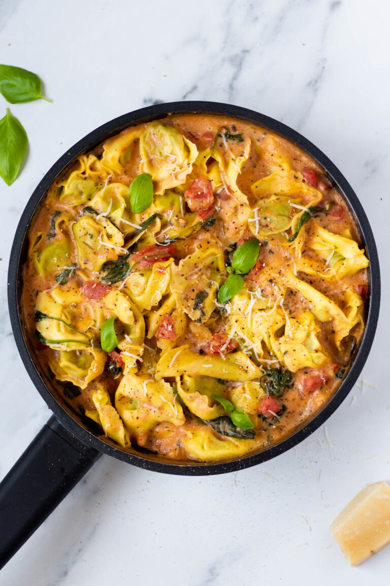Tortellini with Tomato Cream Sauce – Tasty Oven