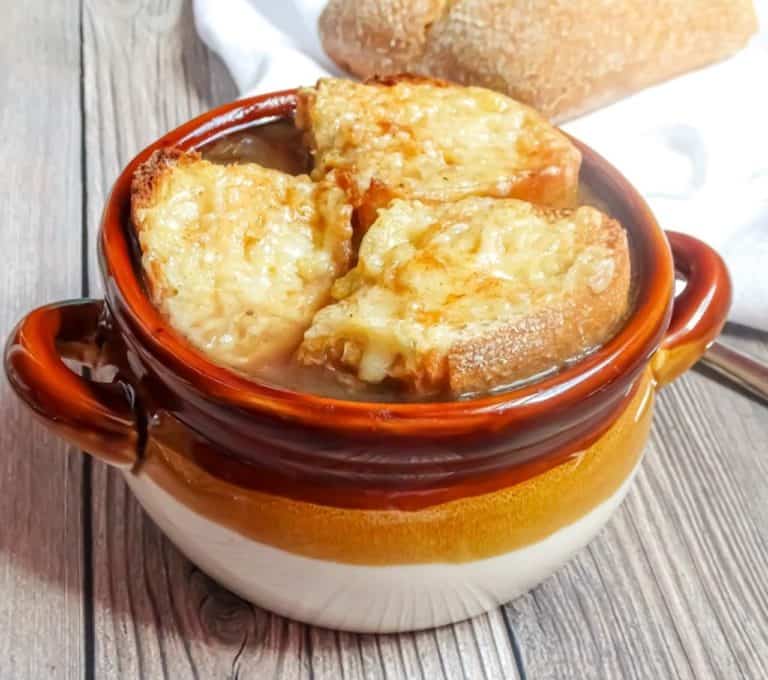 Traditional French Onion Soup {with red wine} Tasty Oven
