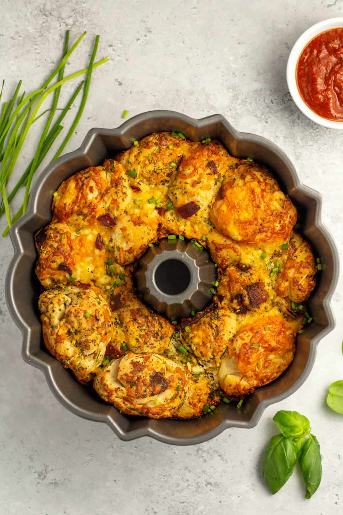 cheesy garlic bacon pull apart bread