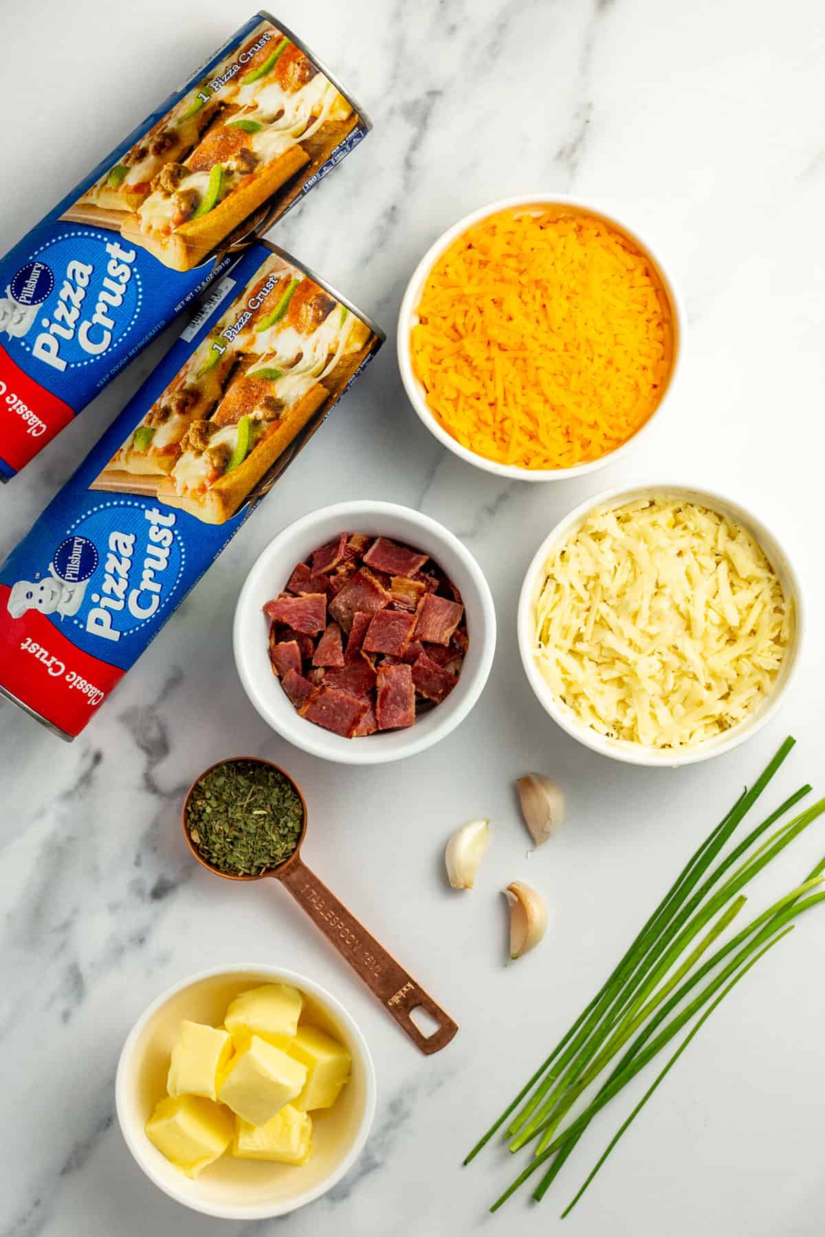 ingredients to make bacon pull apart bread