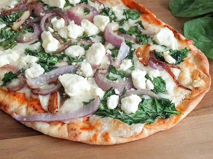 Spinach and Feta Flatbread Pizza - Tasty Oven