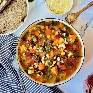 instant pot minestrone soup in a bowl