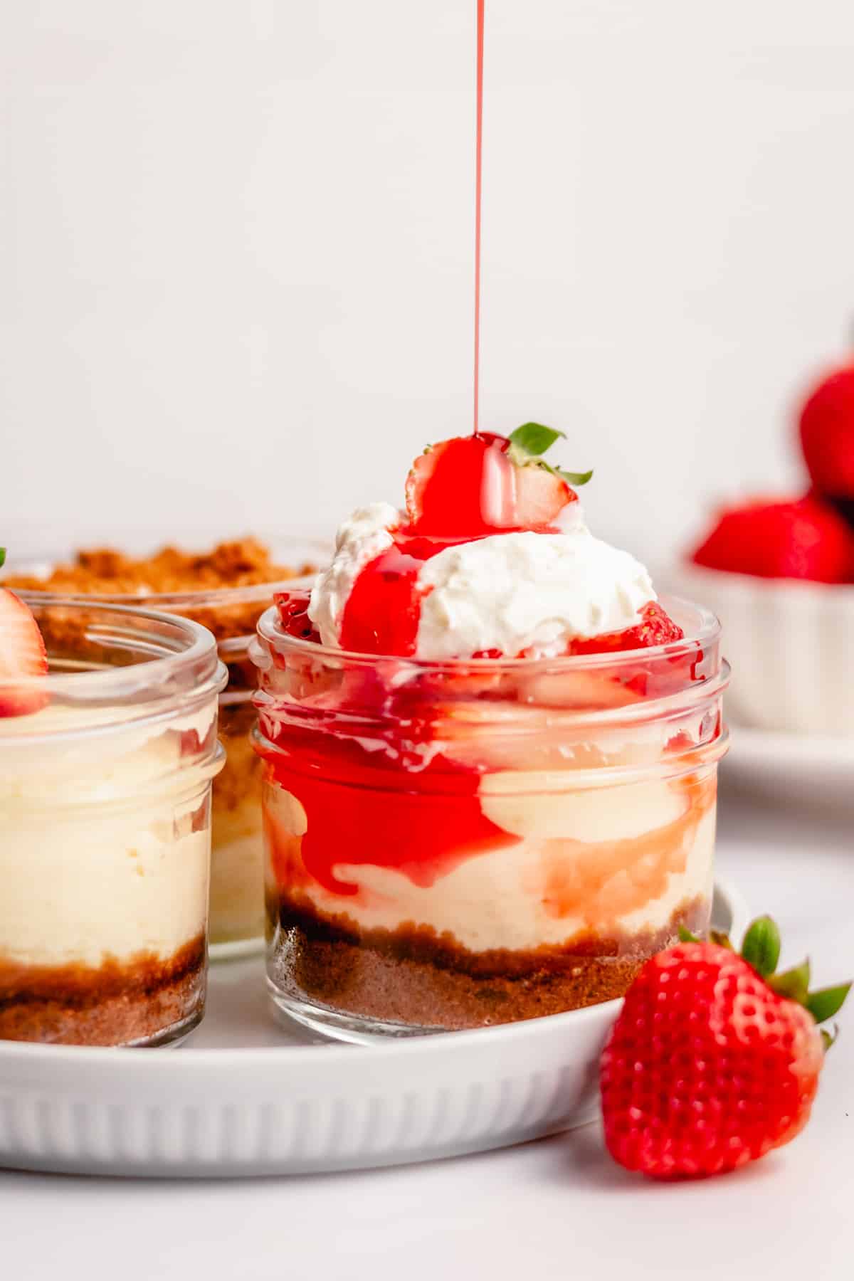 instant pot mini cheesecake with strawberry sauce