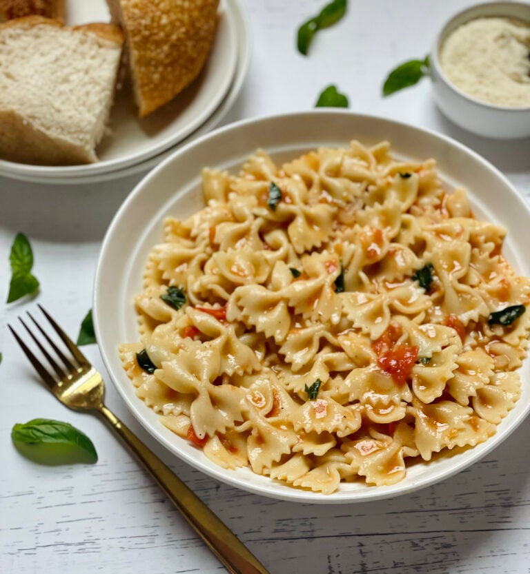 Instant Pot One Pot Pasta - Tomato and Parmesan Pasta