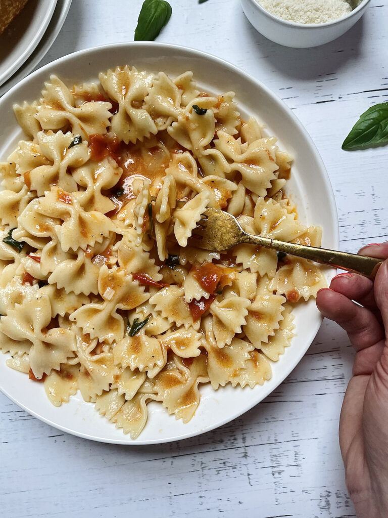 Instant Pot One Pot Pasta Tomato and Parmesan Pasta
