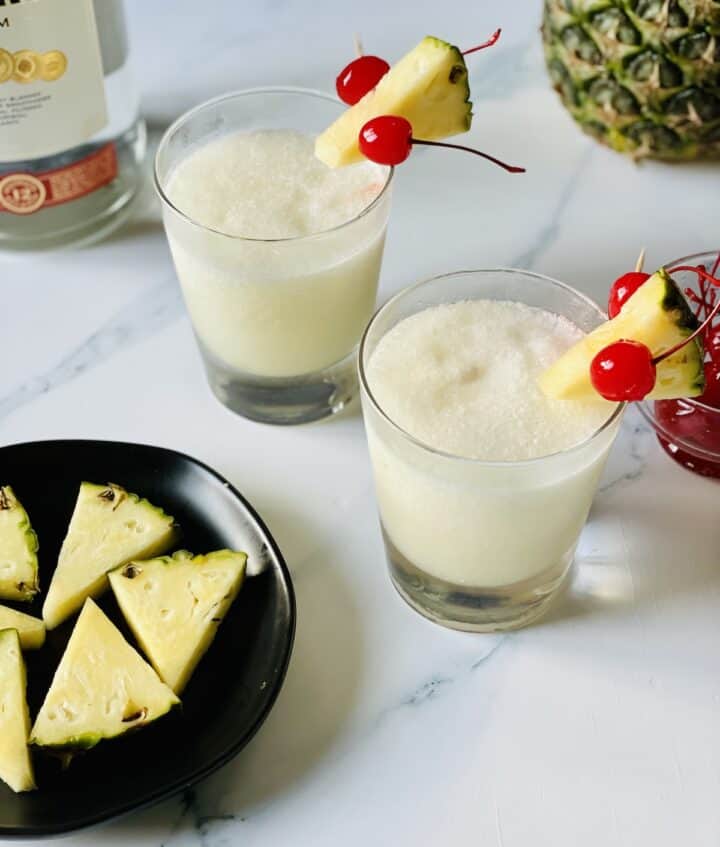 Frozen Piña Colada Cocktail Recipe Using a Blender | Tasty Oven