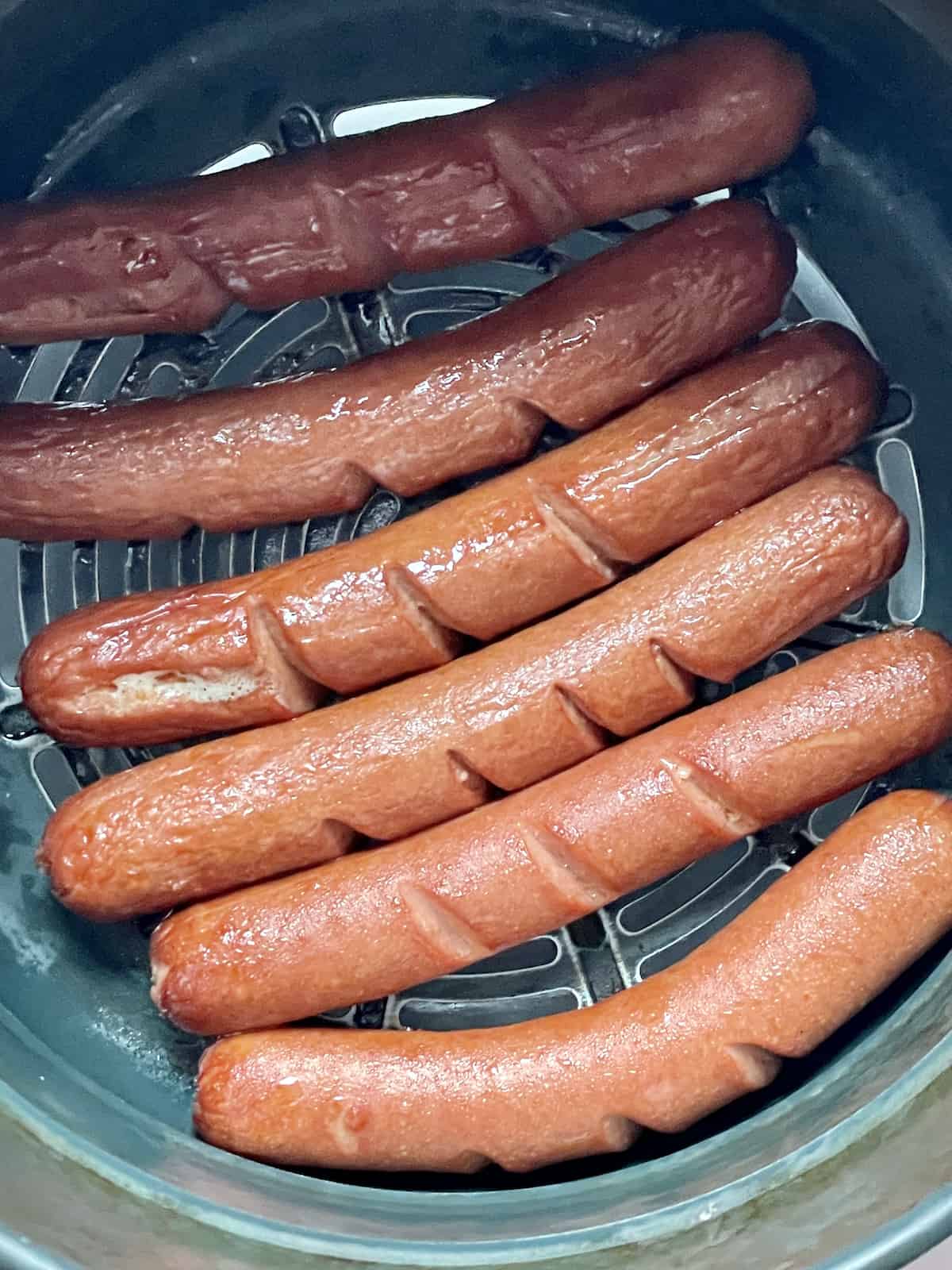 cooked hot dogs in an air fryer