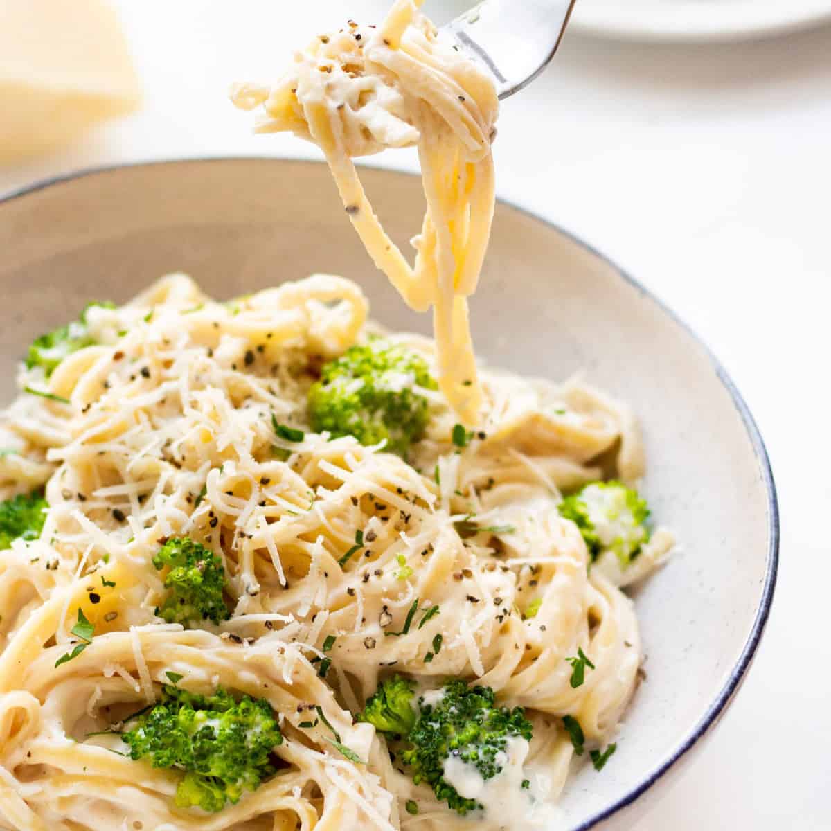 5 Ingredient Creamy White Pasta Sauce Recipe (10 Minutes!)