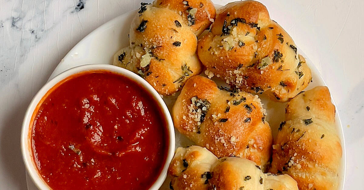 Air Fryer Garlic Knots – Tasty Oven