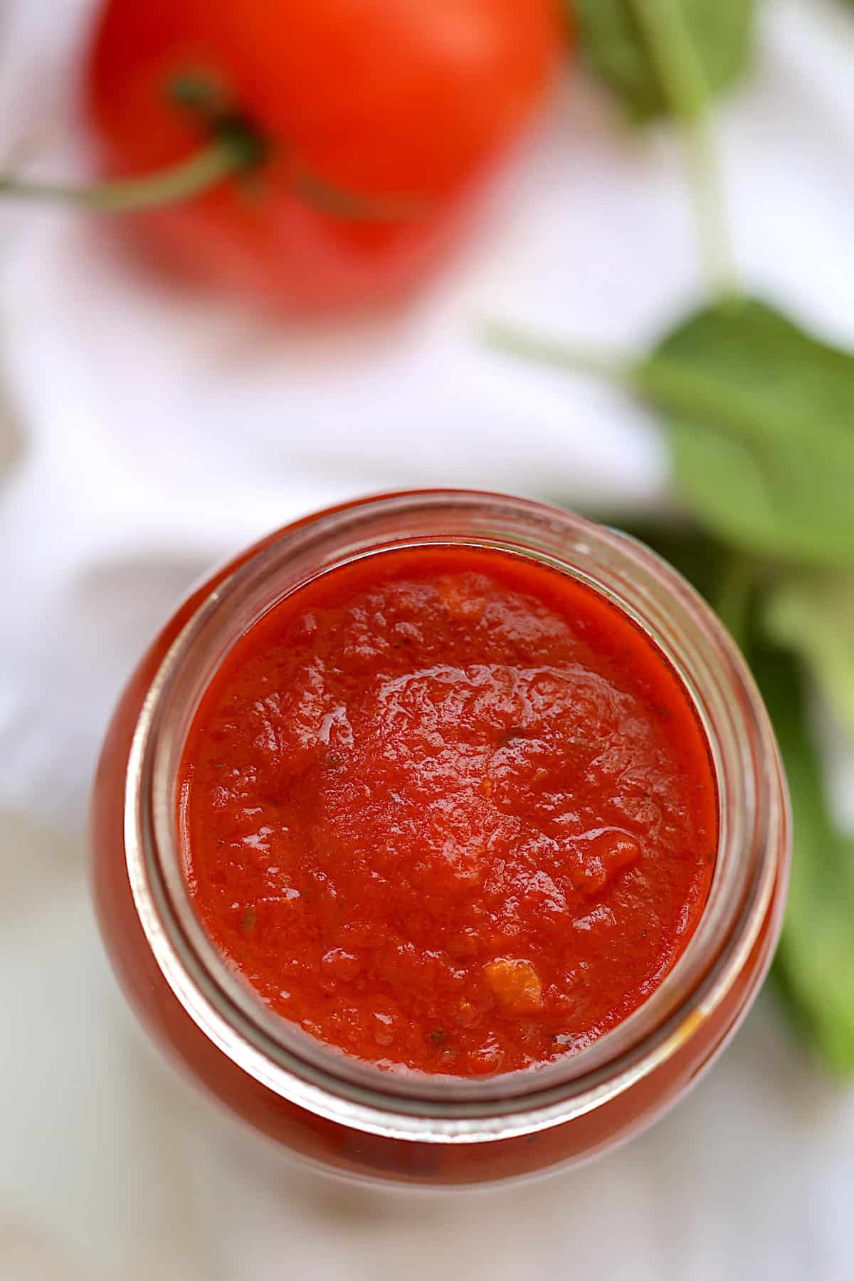 instant pot marinara sauce in a mason jar