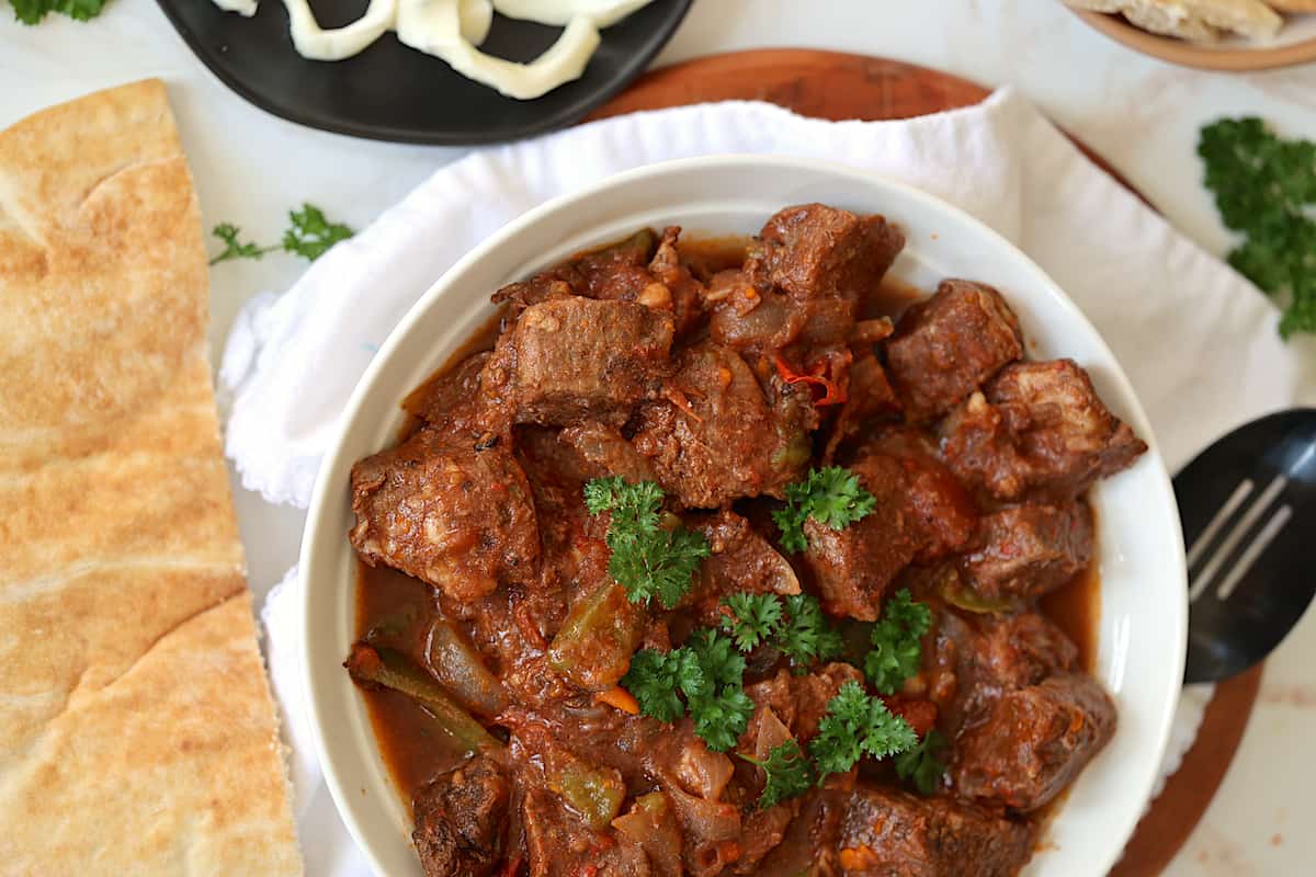 Slow Cooker Middle Eastern Beef Stew Recipe - Tasty Oven