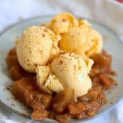 slow cooker apple pie filling with ice cream topping