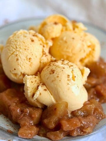 slow cooker apple pie filling with ice cream topping
