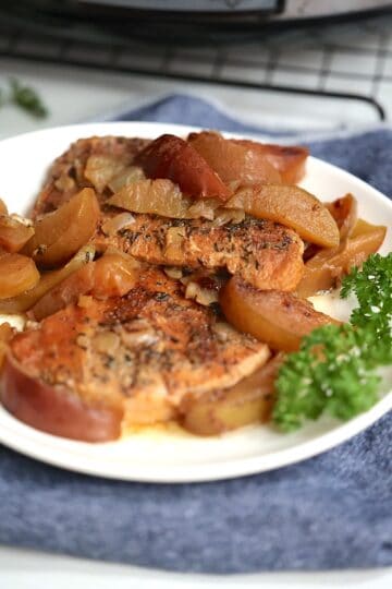 Easy Slow Cooker Pork Chops and Apples Recipe – Tasty Oven