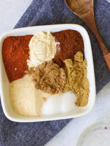 cheesesteak seasoning in a bowl