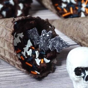 no-bake brownie bat cave cones