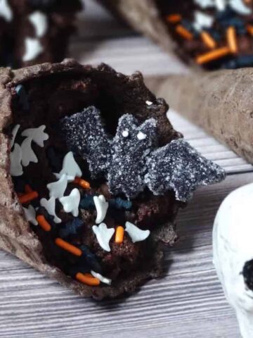 no-bake brownie bat cave cones