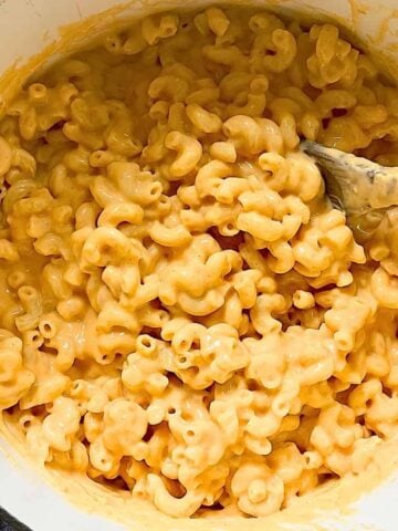 4 cheese macaroni and cheese in a dutch oven pot